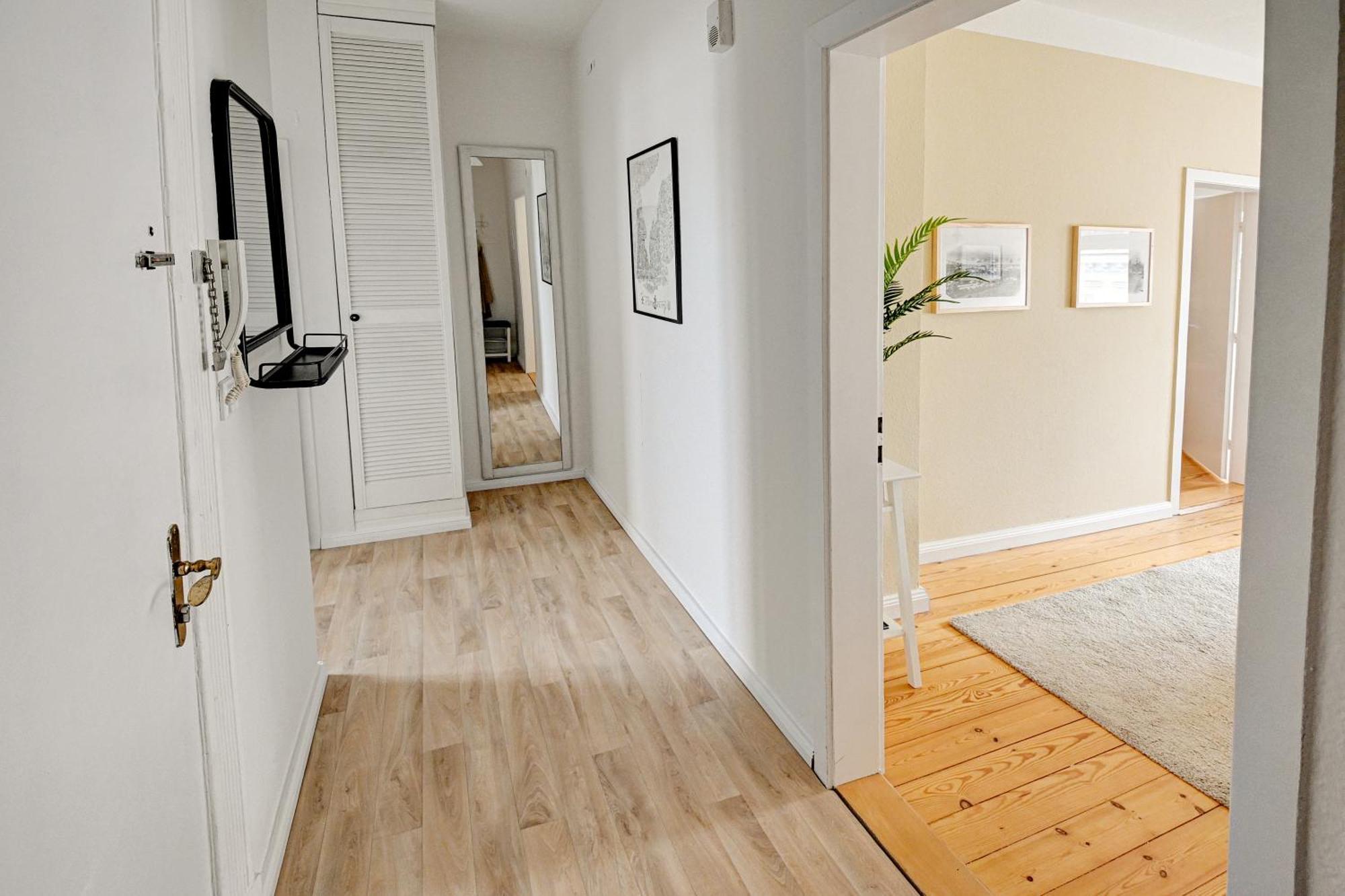 Mittendrin - Apartment Mit 2 Balkonen Sehr Zentral Flensburg Luaran gambar